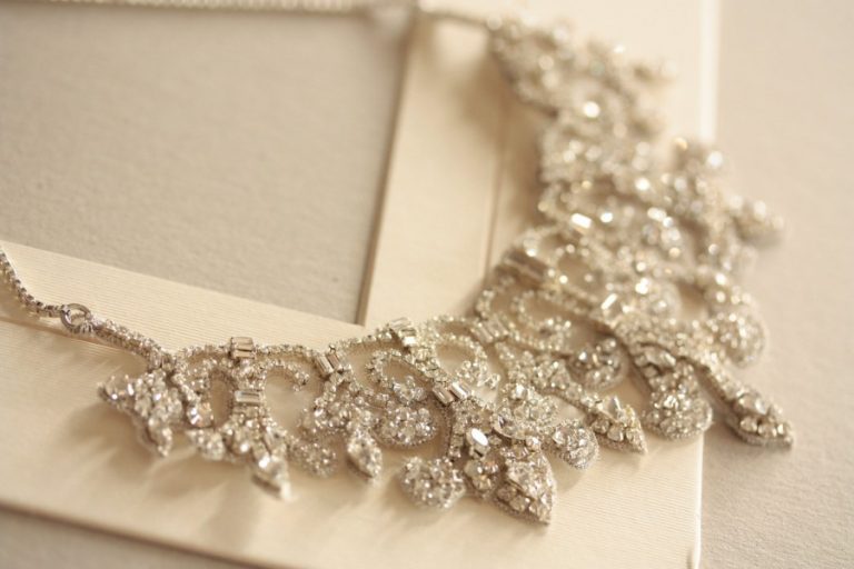 How To Choose The Perfect Wedding Jewelry