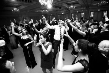 wedding guests dancing