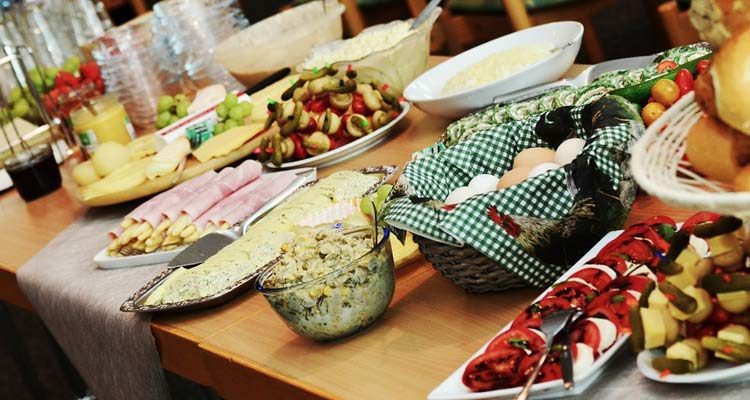 alternative wedding catering idea: afternoon buffet - weddingfor1000.com