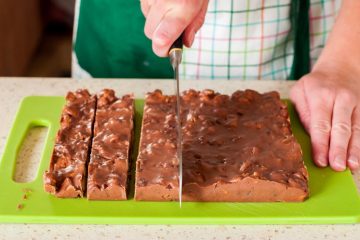 3 DIY and Delicious Recipes for Fudge Guest Favors - weddingfor1000.com