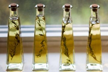 Infused Olive Oil For DIY Guest Favors - weddingfor1000.com