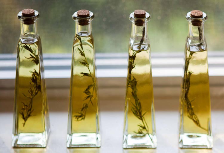 Wow Your Guests With These DIY Infused Olive Oil Wedding Favors