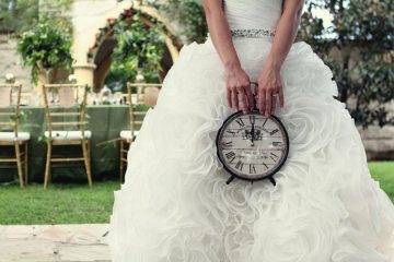 3 Ways to Slow Down Your Wedding Day - weddingfor1000.com