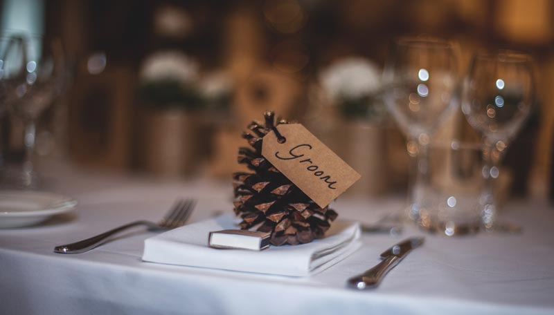Wedding for $1000 - The Ultimate Guide to a Christmas Wedding