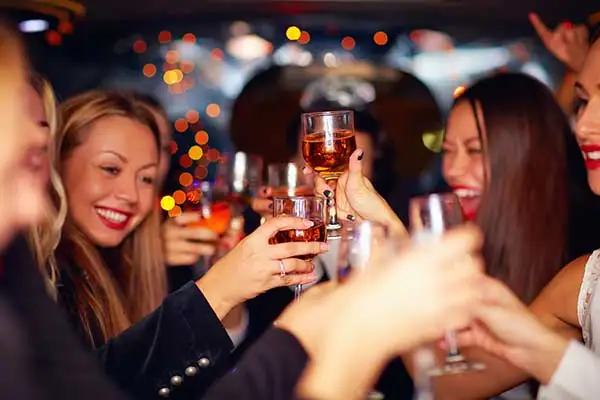 hang out with your friends - weddingfor1000.com