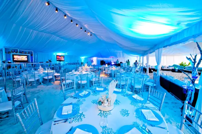 beautiful blue diy uplighting