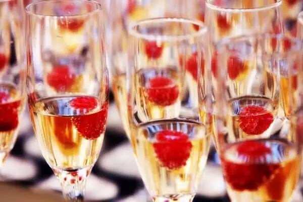 unforgettable wedding bar ideas