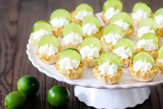 Mini Key Lime Tarts // Small Sweets for a Dessert Reception - weddingfor1000.com