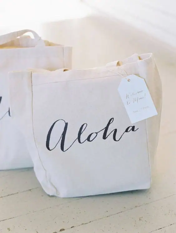 7 Awesome Destination Wedding Guest Favors Ideas - weddingfor1000.com