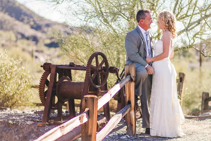 elope-to-the-wild-west-for-rustic-charm