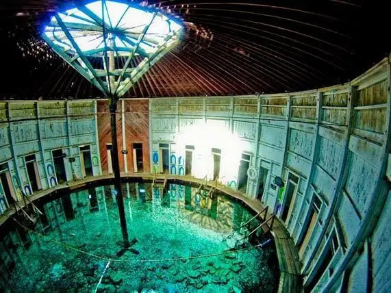 4 Quirky and Unique Places to Elope - weddingfor1000.com