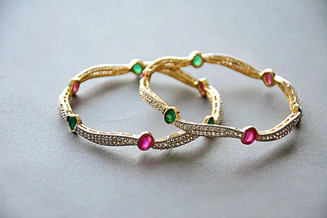 jewellery-1175532_640