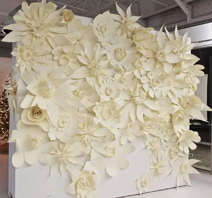 paper flowers ceremony backdrop ideas weddingfor1000.com