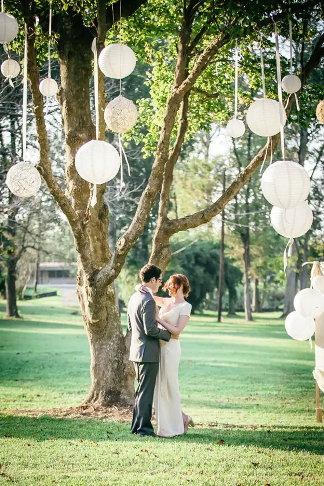 paper lanterns ceremony backdrop ideas weddingfor1000.com