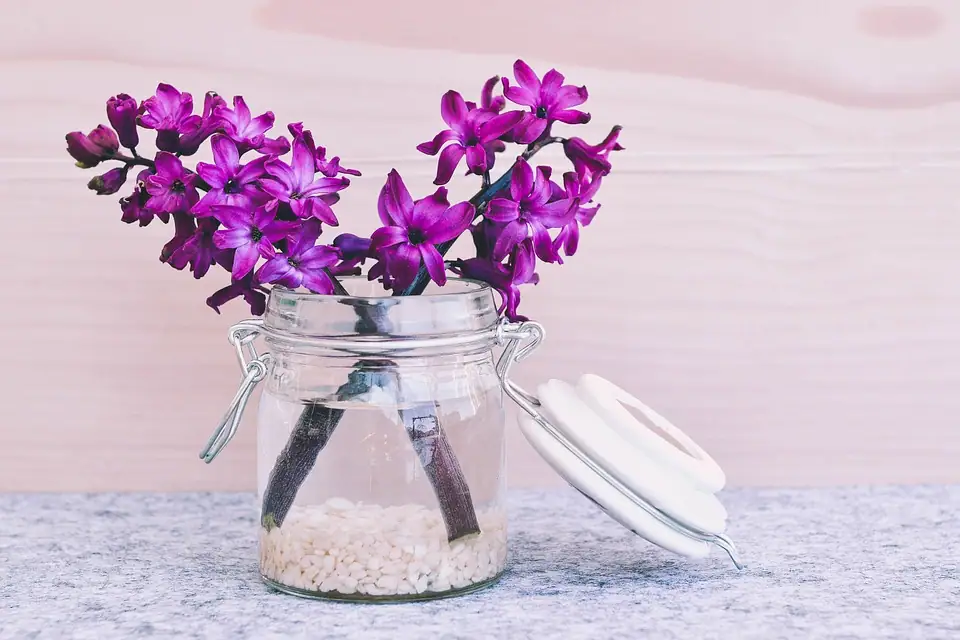 What are your wedding reception venue flower options? weddingfor1000.com