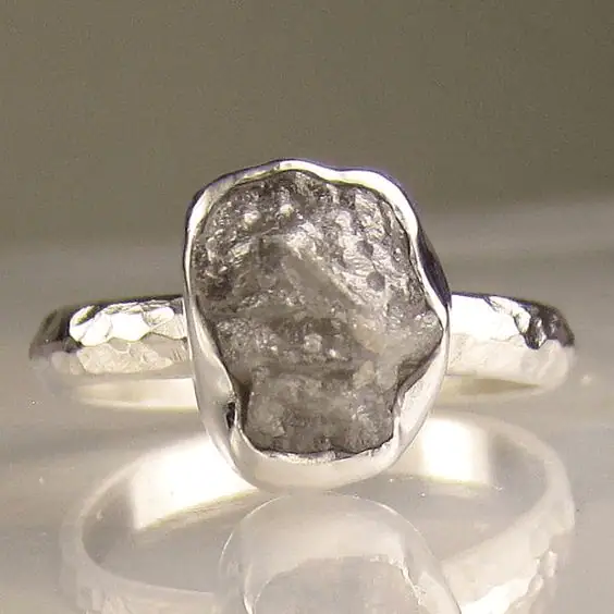 Funky and Fun Engagement Rings for the Modern Bride - weddingfor1000.com