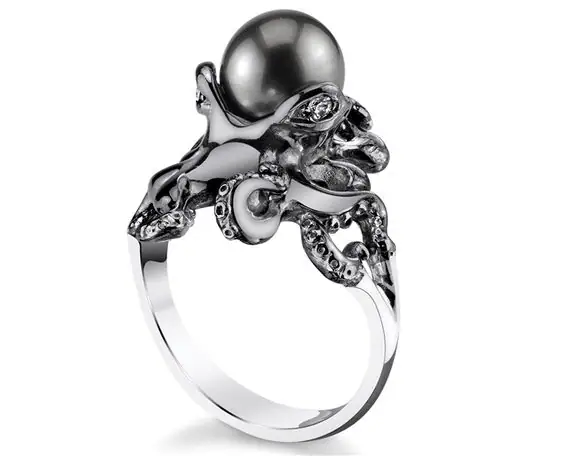 Funky and Fun Engagement Rings for the Modern Bride - weddingfor1000.com