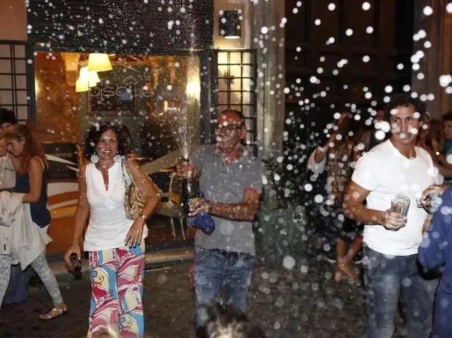 Honeymoon in Rome for Cheap - here's how! weddingfor1000.com