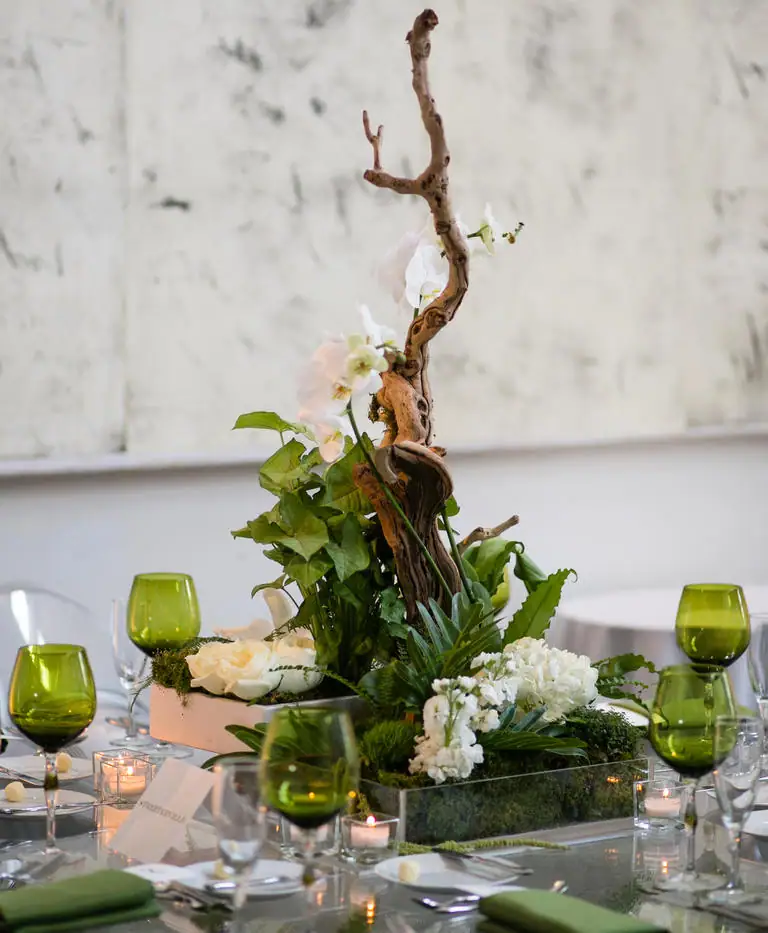 using greenery in your wedding