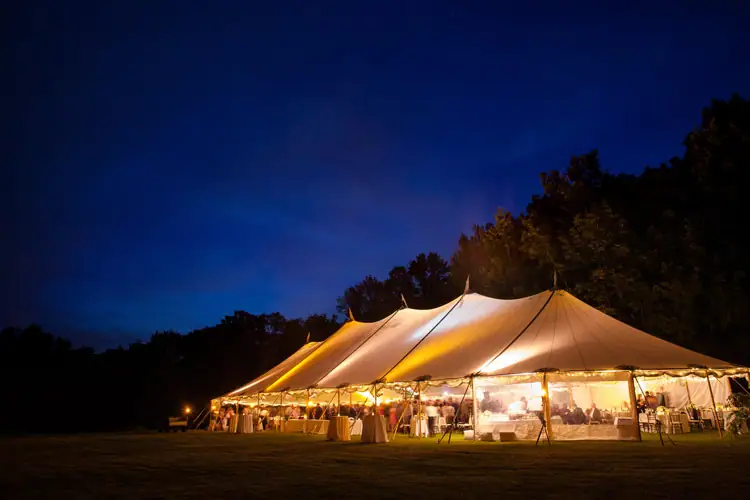 65 Ways to Stretch Your Wedding Budget Further - weddingfor1000.com