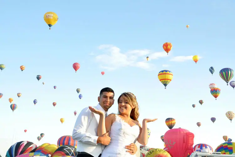 Unique Wedding Ceremony Venue Ideas - maybe a balloon festival is your style? weddingfor1000.com
